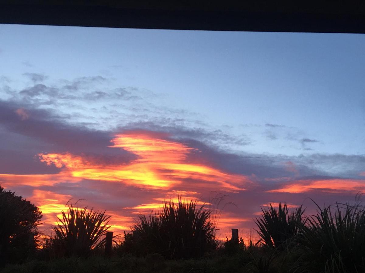 “The Cliffs” Humpridge View Motels Tuatapere Bagian luar foto