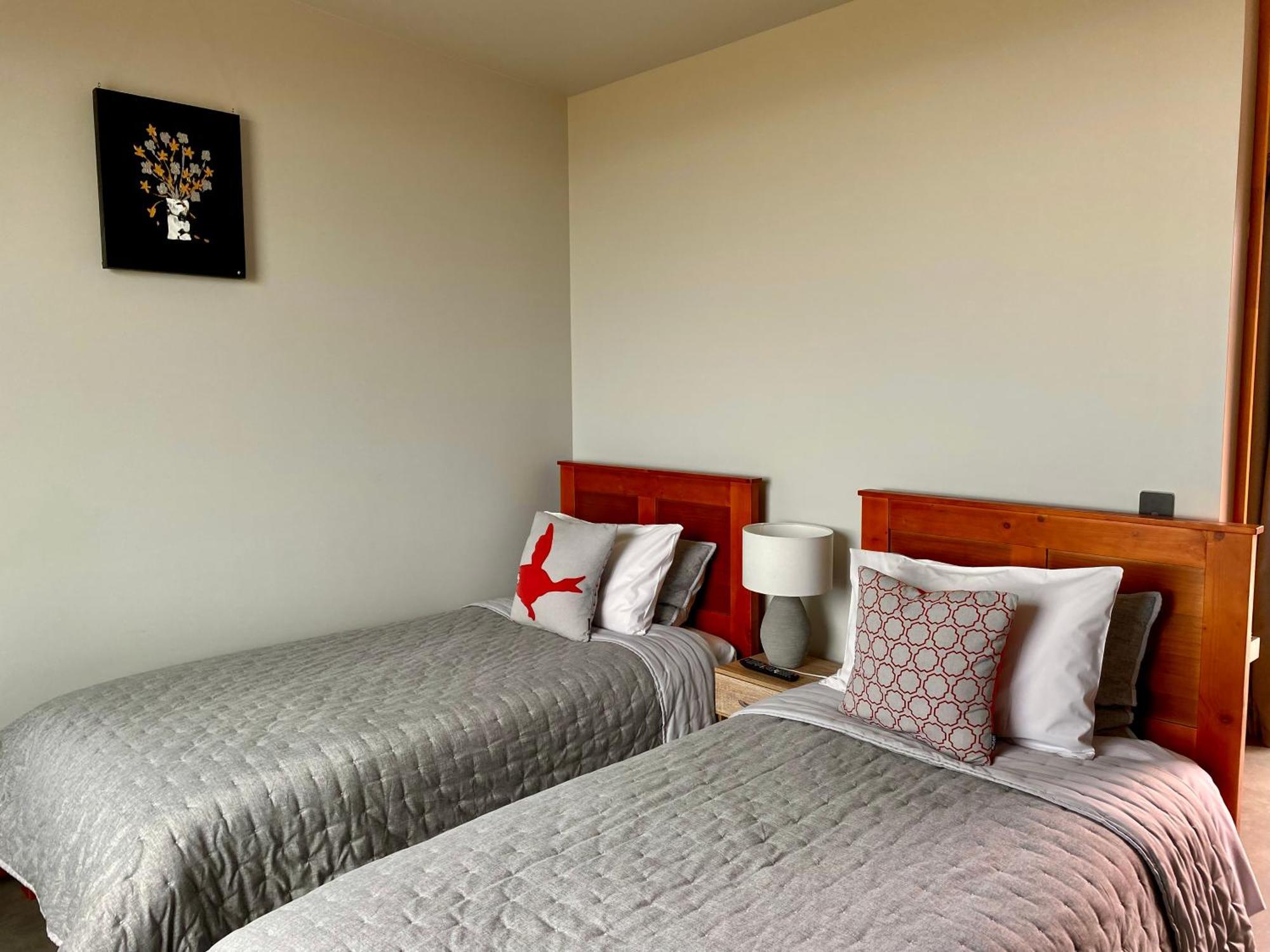 “The Cliffs” Humpridge View Motels Tuatapere Bagian luar foto