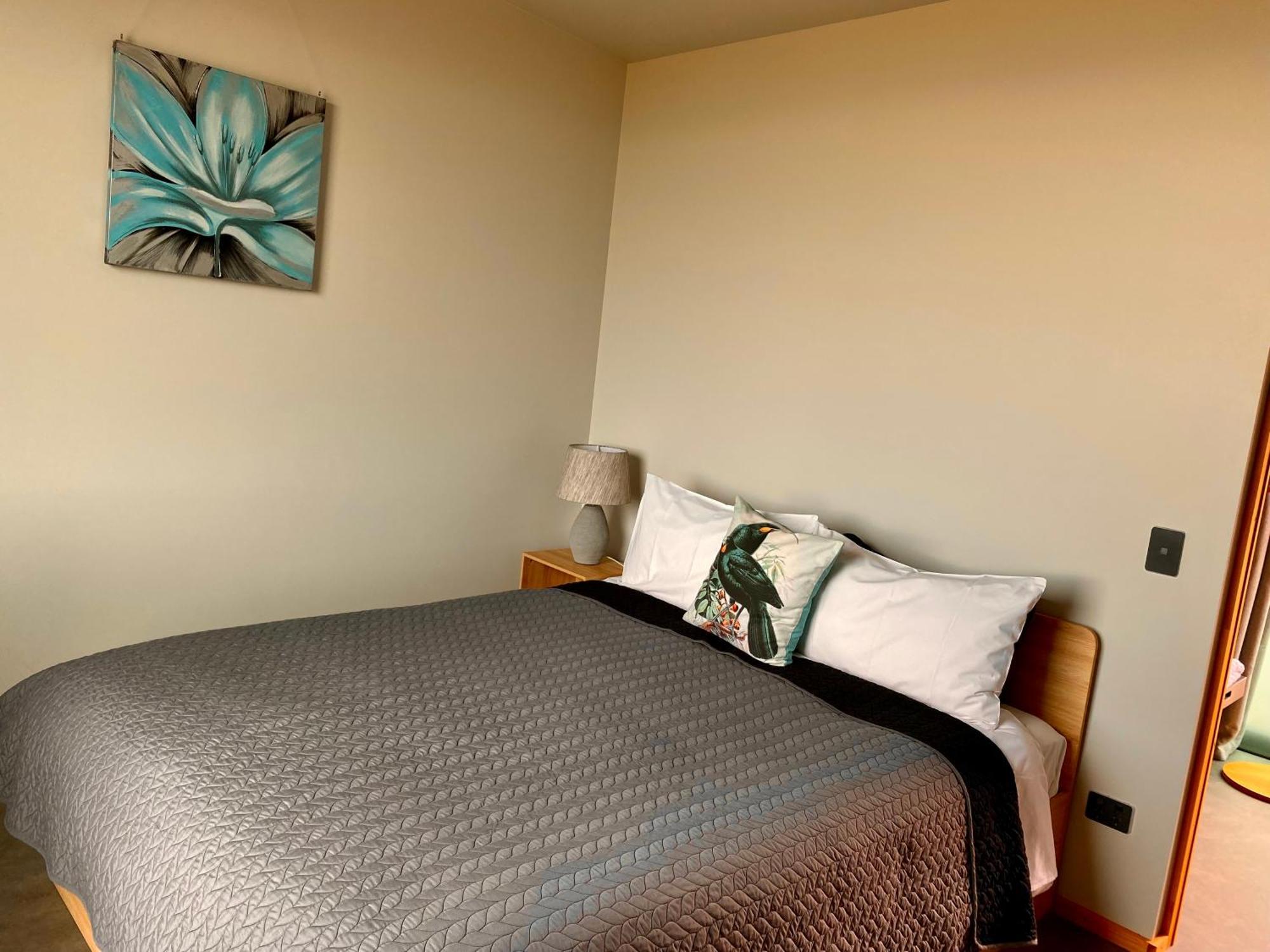 “The Cliffs” Humpridge View Motels Tuatapere Bagian luar foto