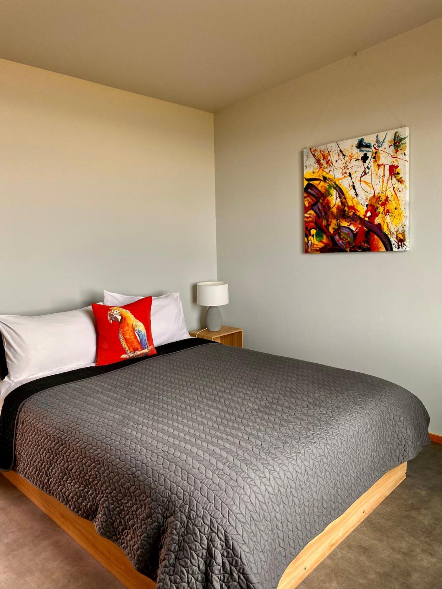 “The Cliffs” Humpridge View Motels Tuatapere Bagian luar foto