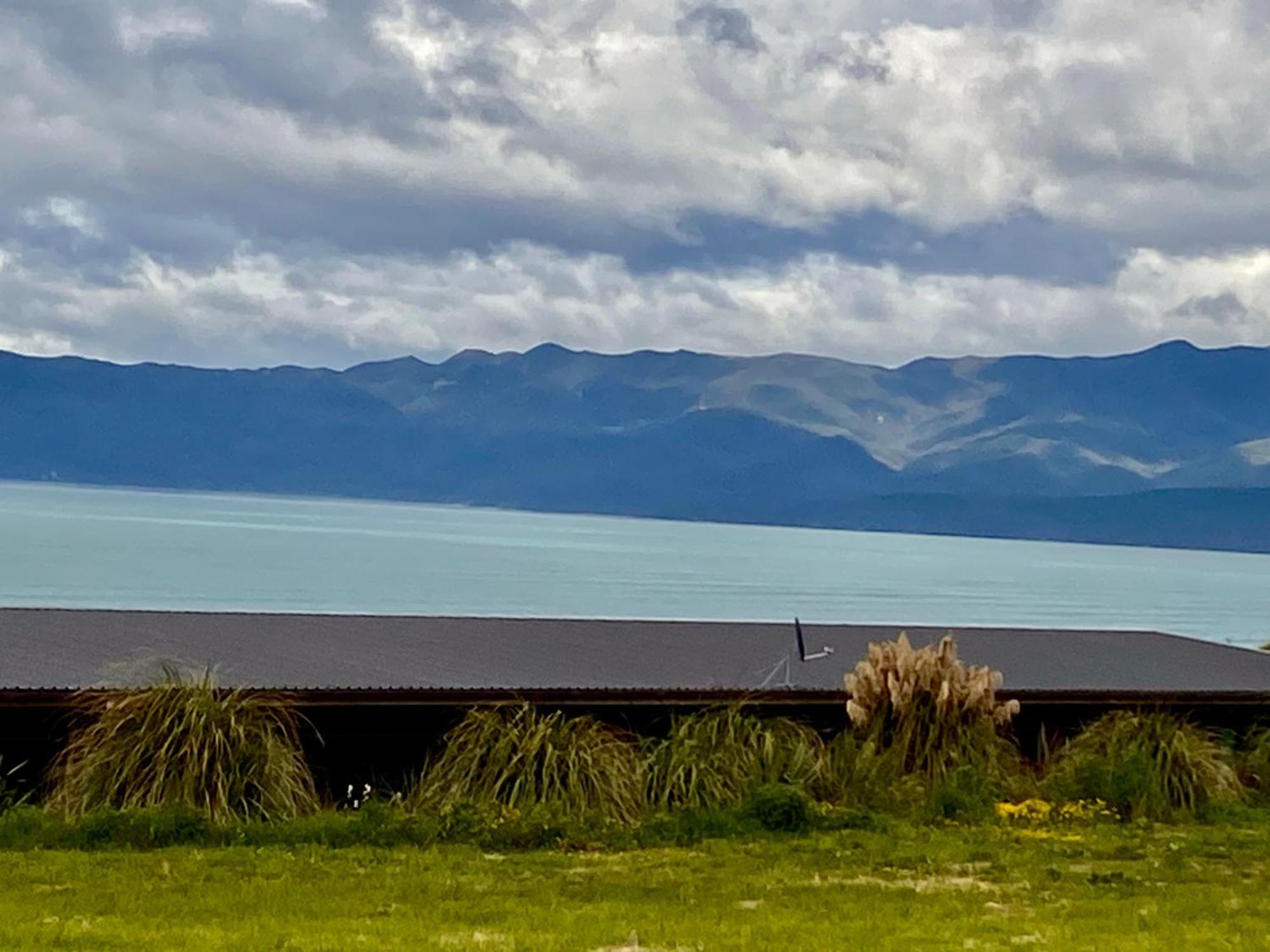 “The Cliffs” Humpridge View Motels Tuatapere Bagian luar foto