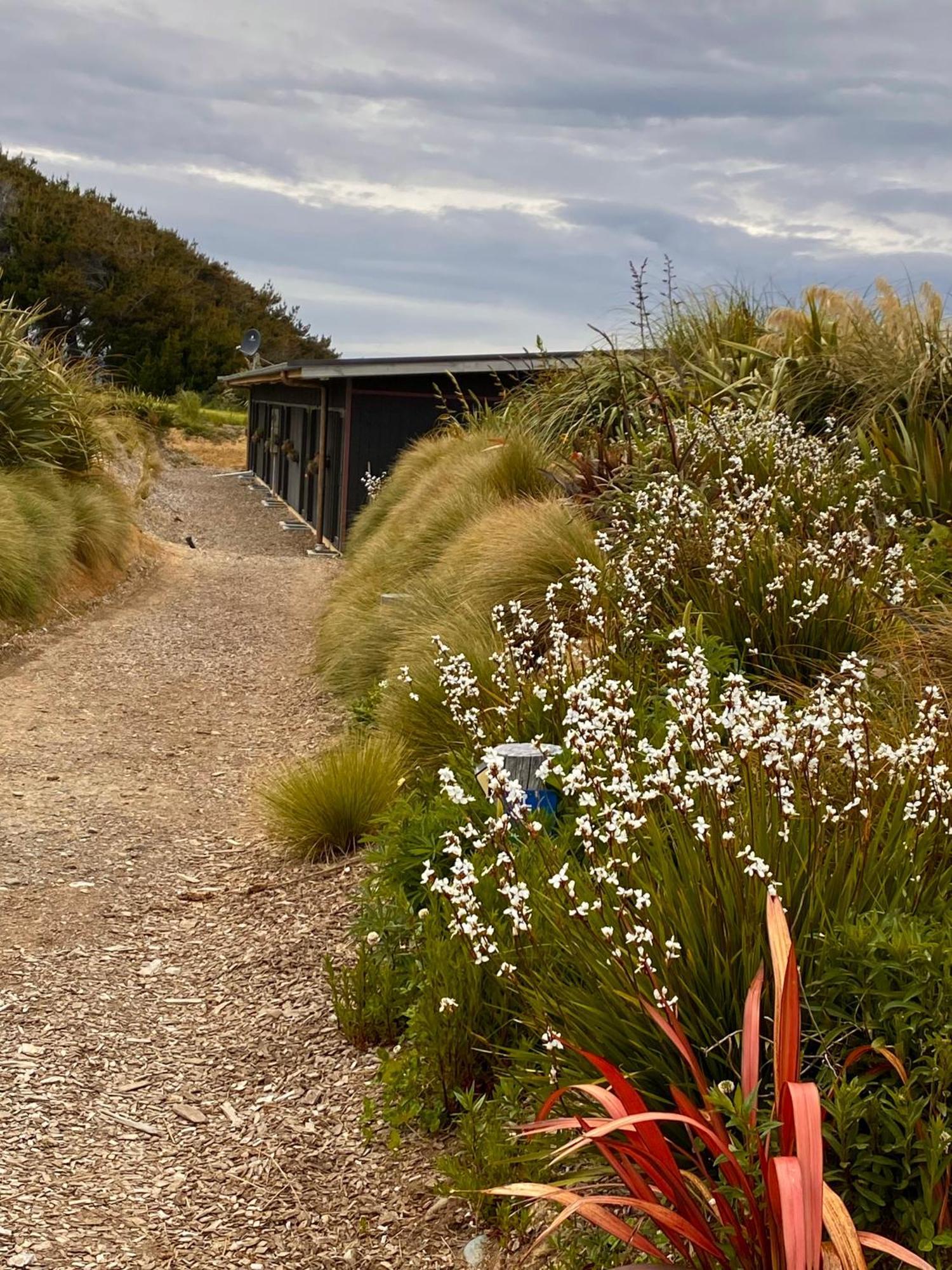 “The Cliffs” Humpridge View Motels Tuatapere Bagian luar foto